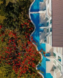 deluxe-swim-out-tropical