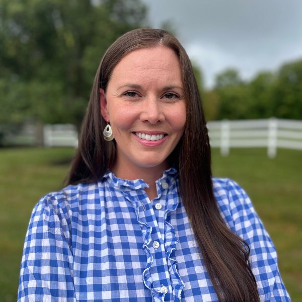Travel Advisor Erin